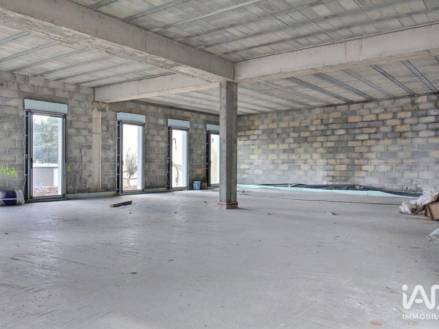 Immeuble commercial 145 m²
