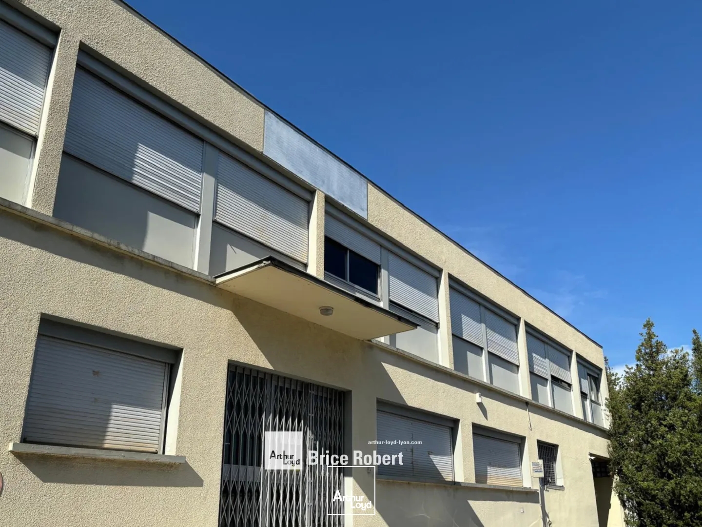 Bâtiment d'activité indépendant avec quai à vendre à Décines-Charpieu