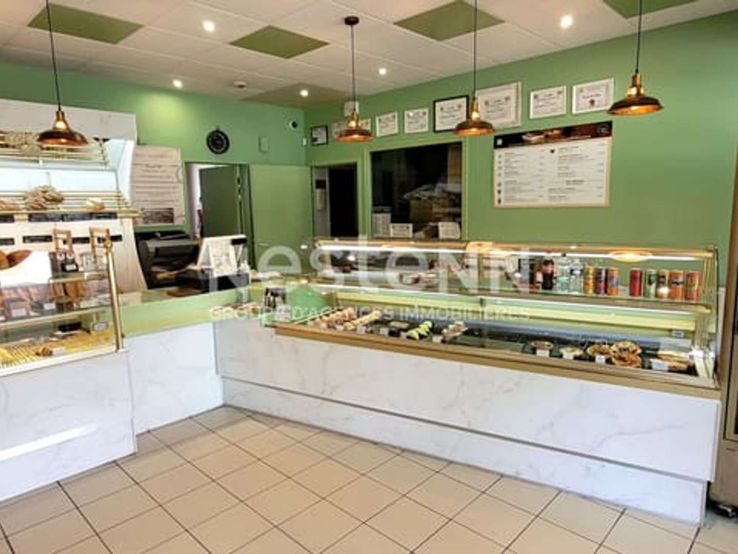 Local commercial 150 m²