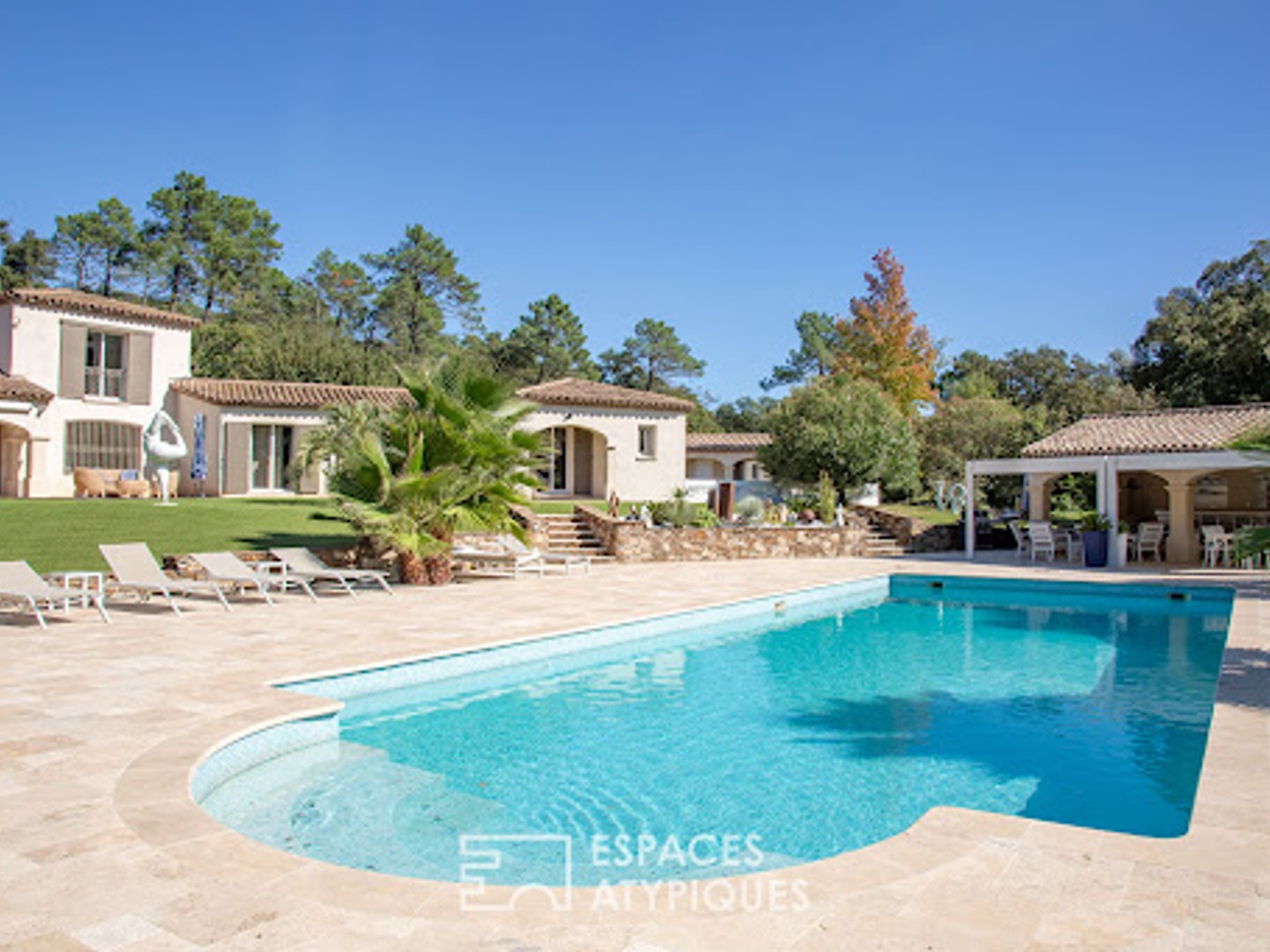 Maison à vendre - 6 pièces - 187m2 - Sainte-Maxime (83120)