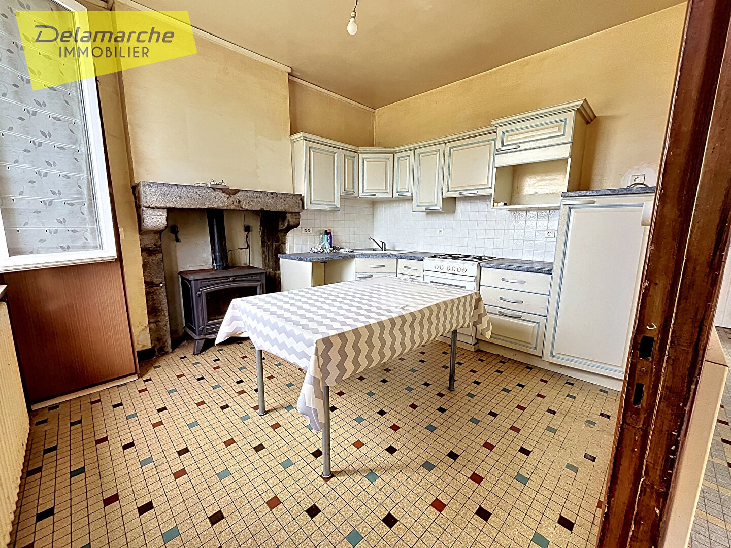 Maison à vendre - 4 pièces - 93m2 - Isigny-Le-Buat (50540)