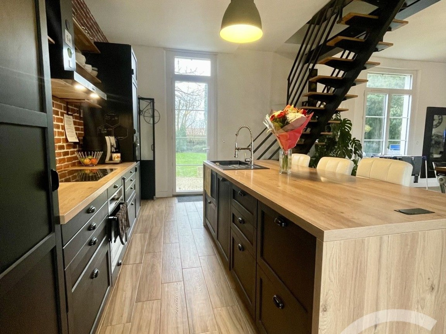 Maison 8 pièces 230 m²