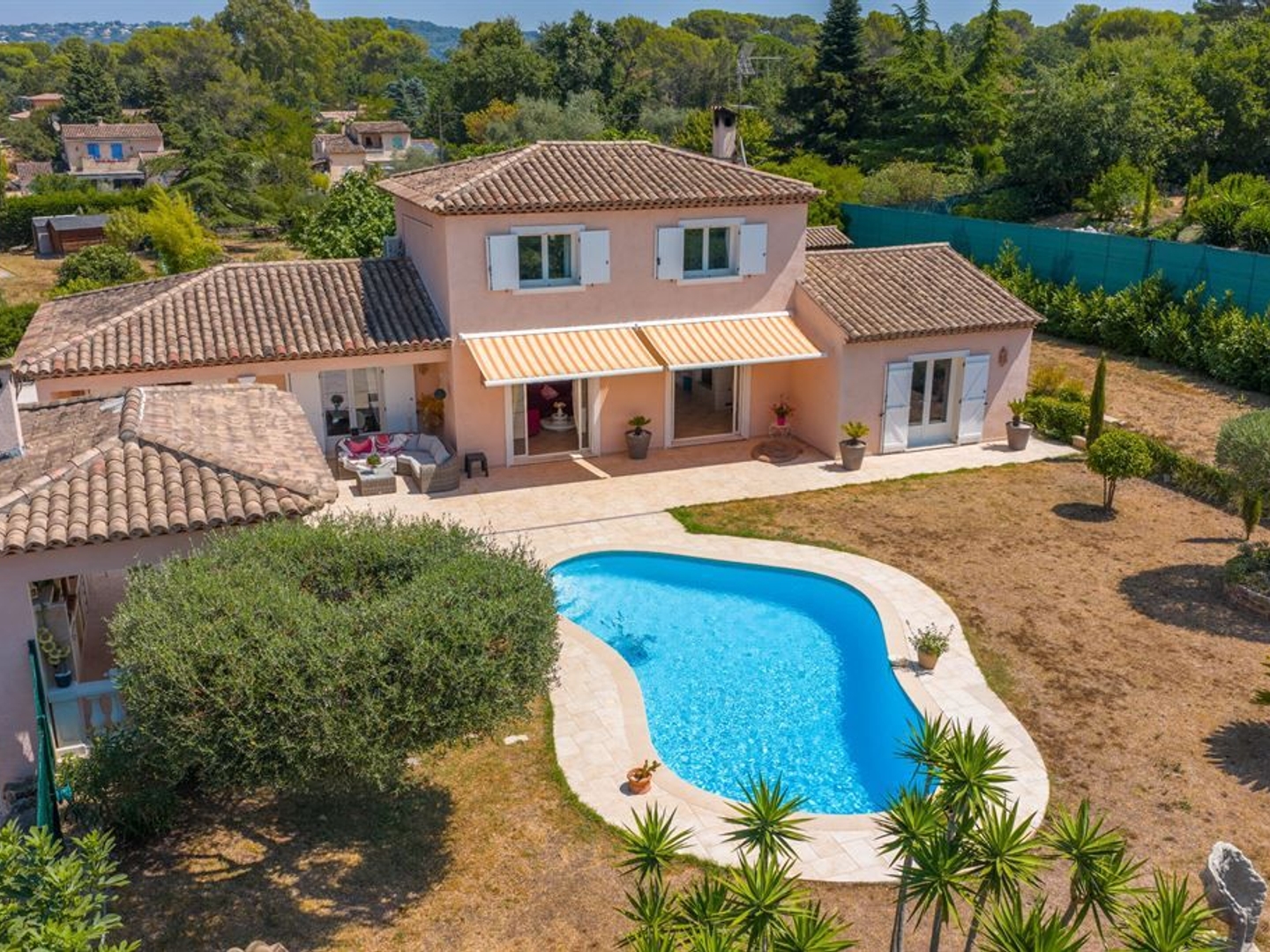 Villa 8 pièces 256 m²