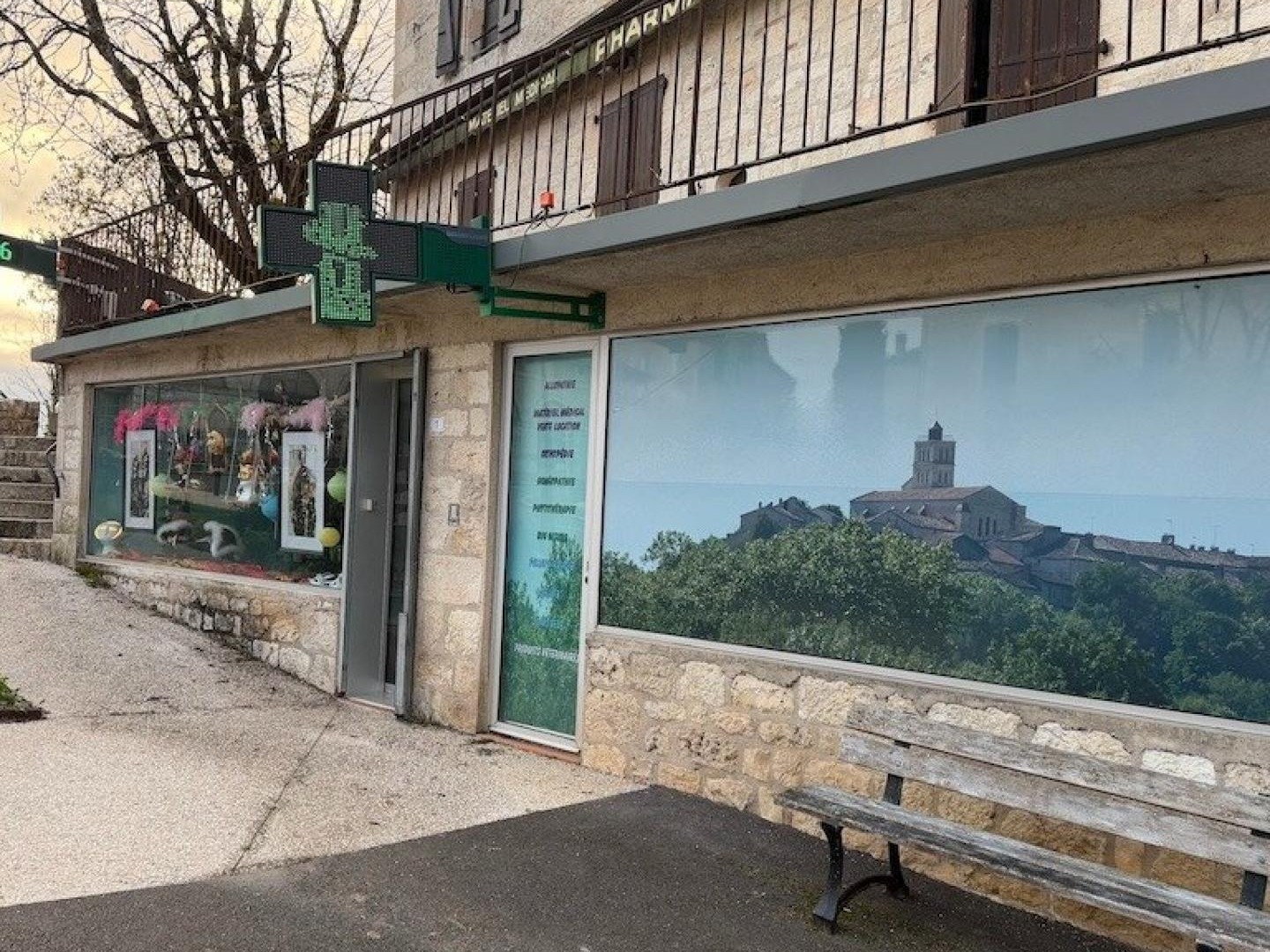Pharmacie à vendre dans une commune dynamique du Tarn et Garonne.