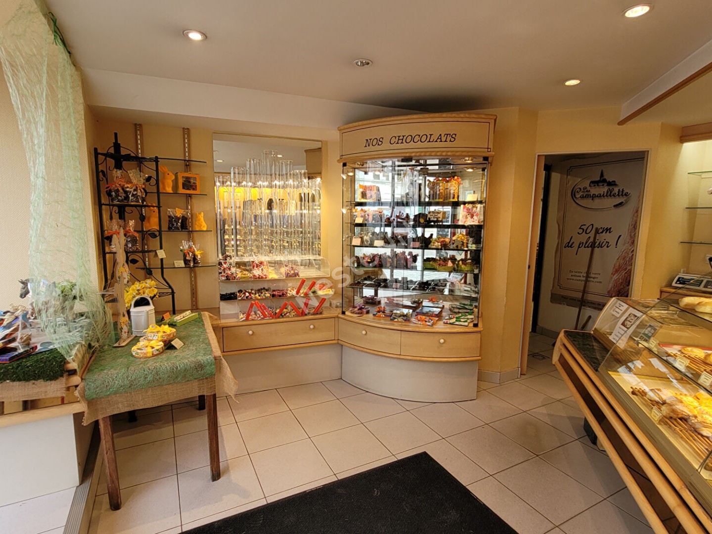 Local commercial 4 pièces 180 m²