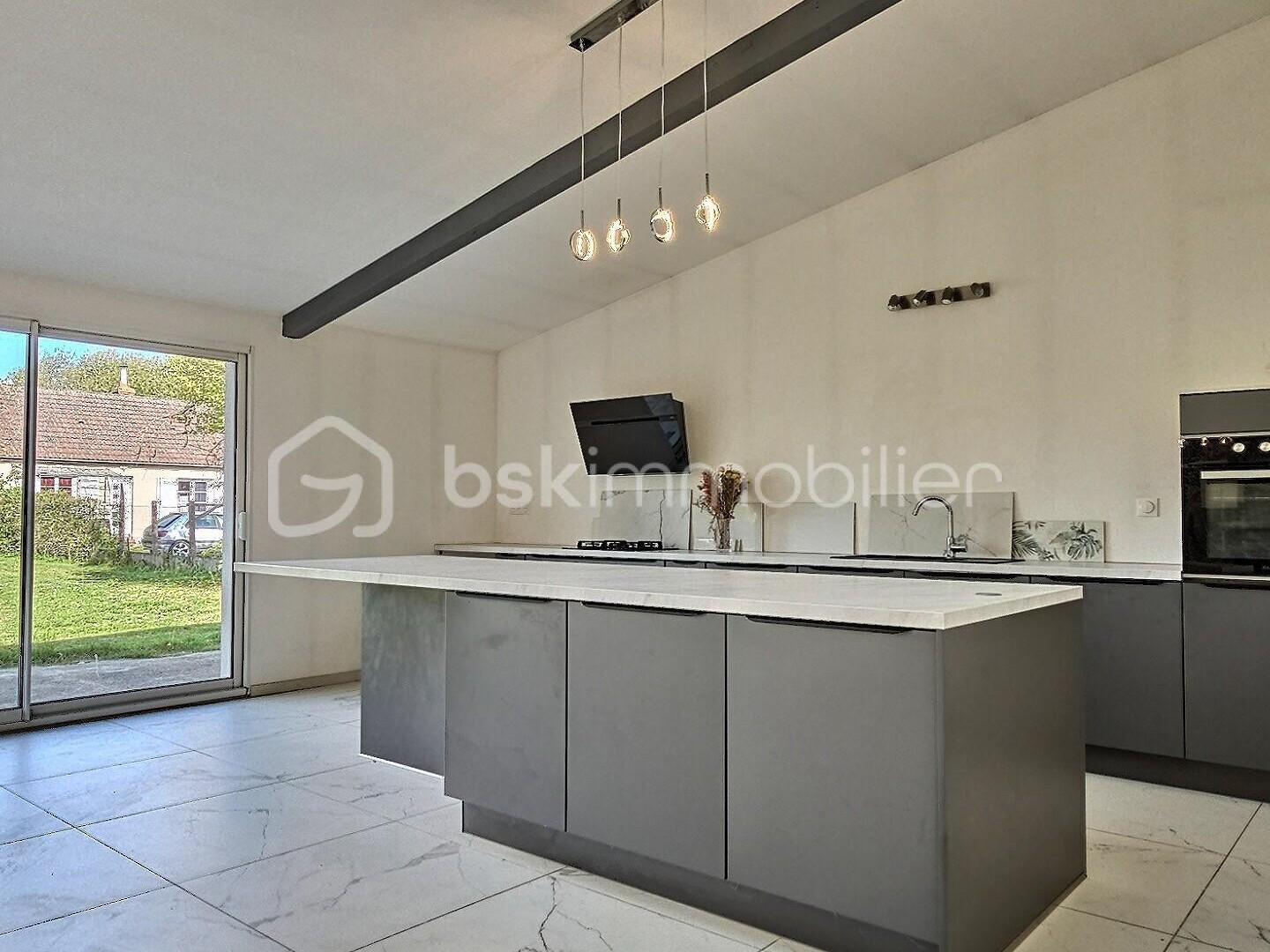 Maison à vendre - 5 pièces - 137m2 - Neuville-Aux-Bois (45170)