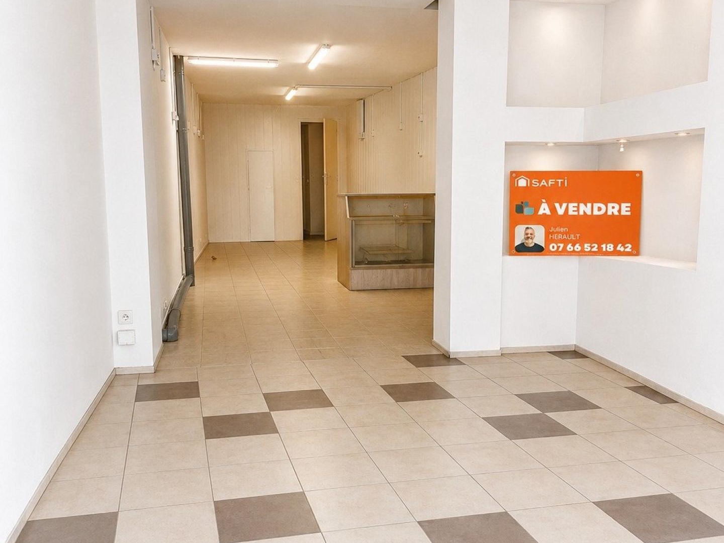 Locaux à vendre - 3 pièces - 72m2 - Argelès-Sur-Mer (66700)