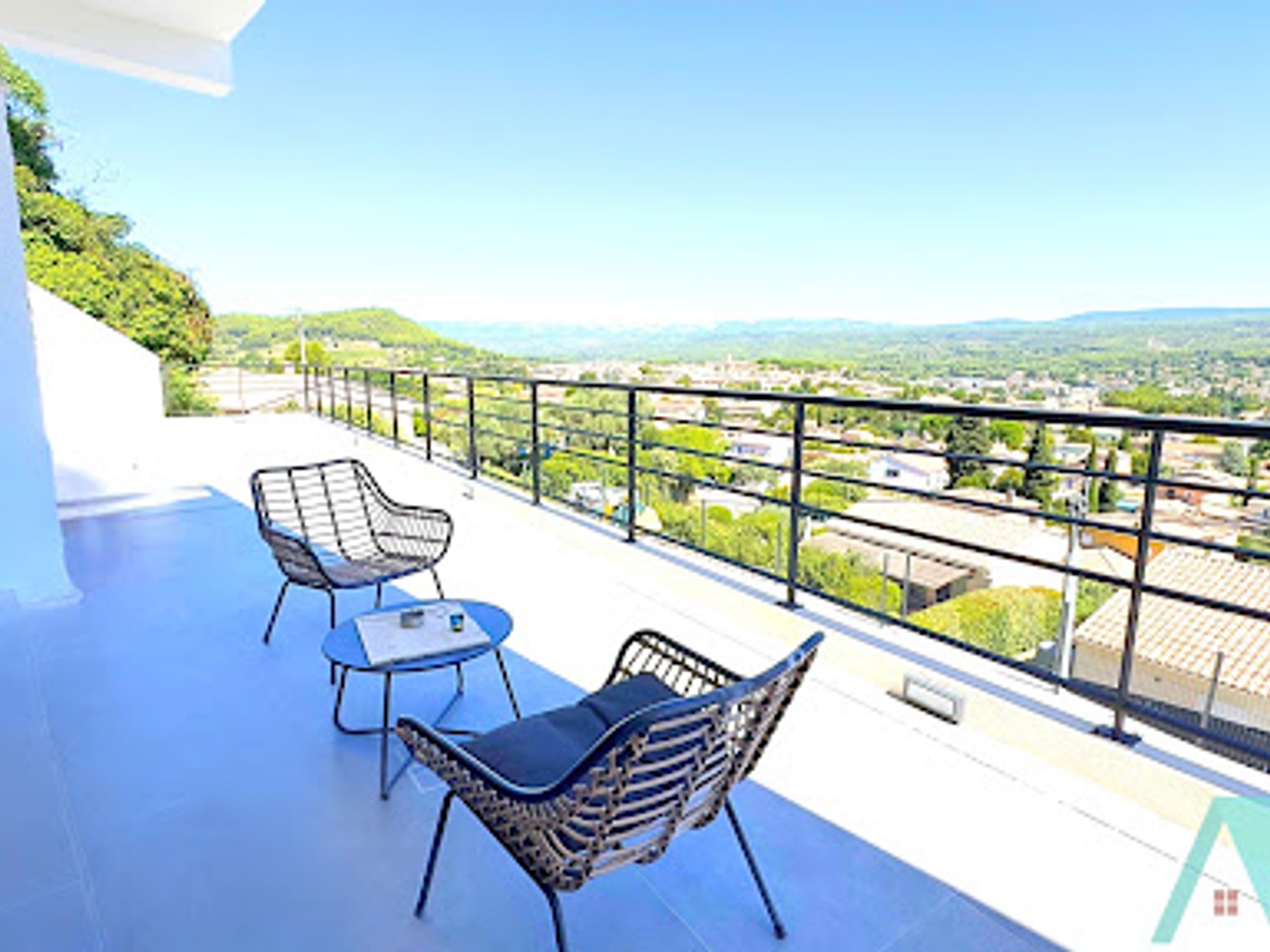 Appartement à vendre - 2 pièces - 71m2 - Le Beausset (83330)