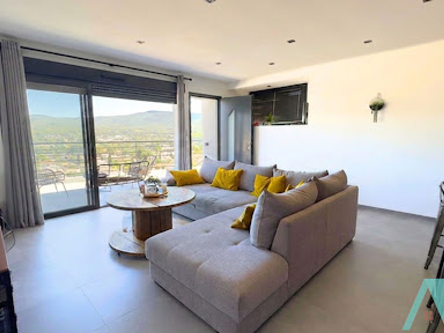 Appartement à vendre - 2 pièces - 71m2 - Le Beausset (83330)