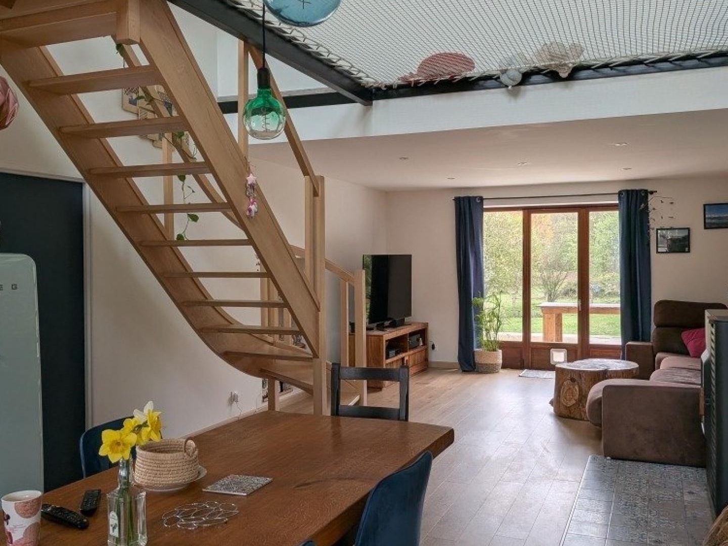 Maison en pierre rénovée 4 chambres - 169 m² habitables - Terrain de 4 715 m² - Chamblay (Jura)