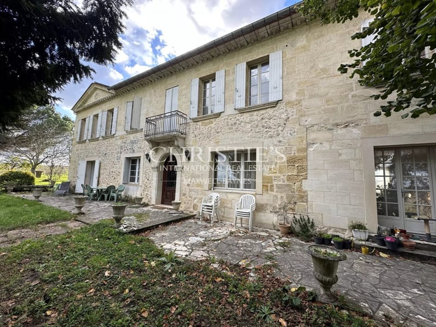 Maison à vendre - 10 pièces - 272m2 - Fronsac (33126)