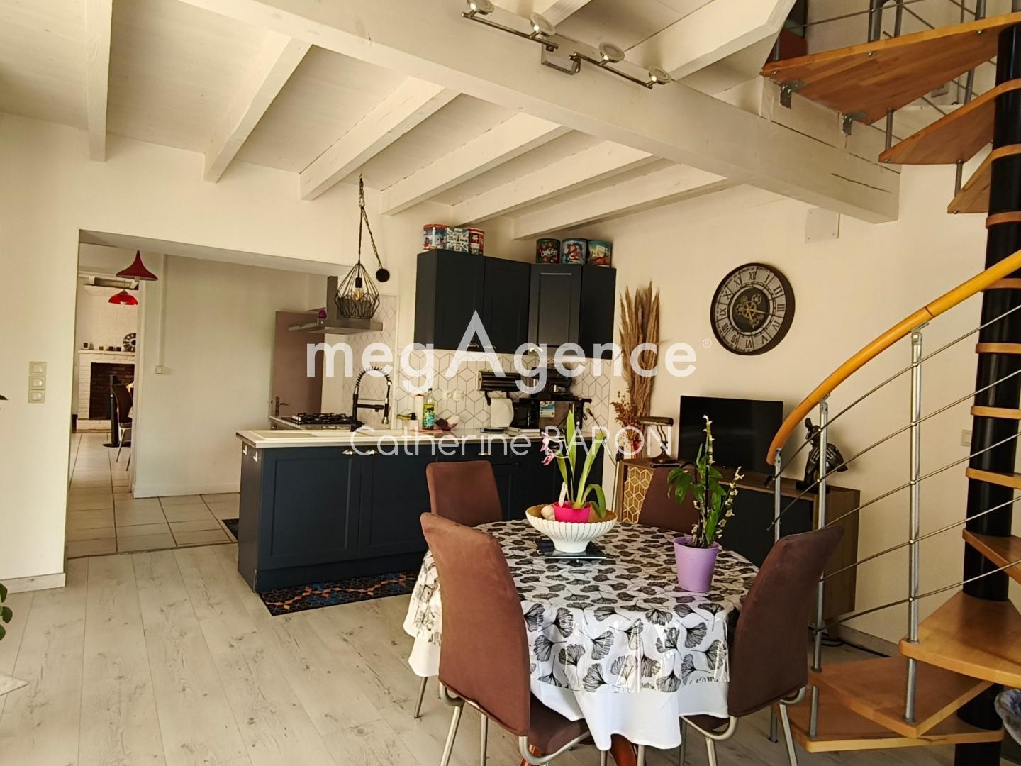Maison à vendre - 8 pièces - 162m2 - Juillac-Le-Coq (16130)