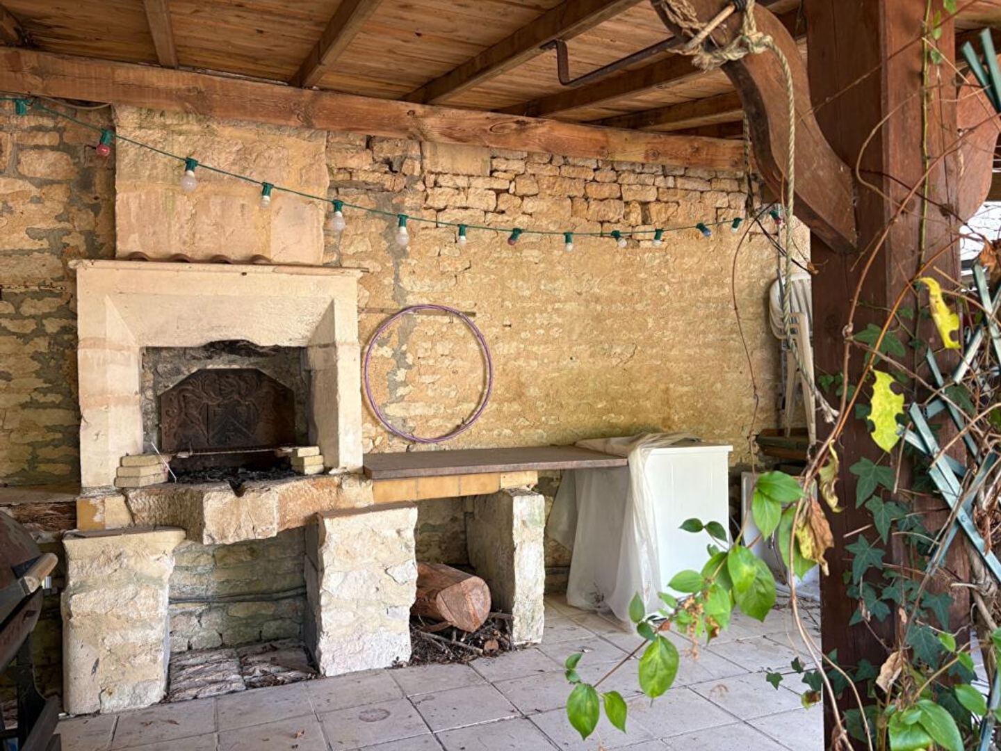 Maison à vendre - 7 pièces - 3090m2 - Magné (79460)