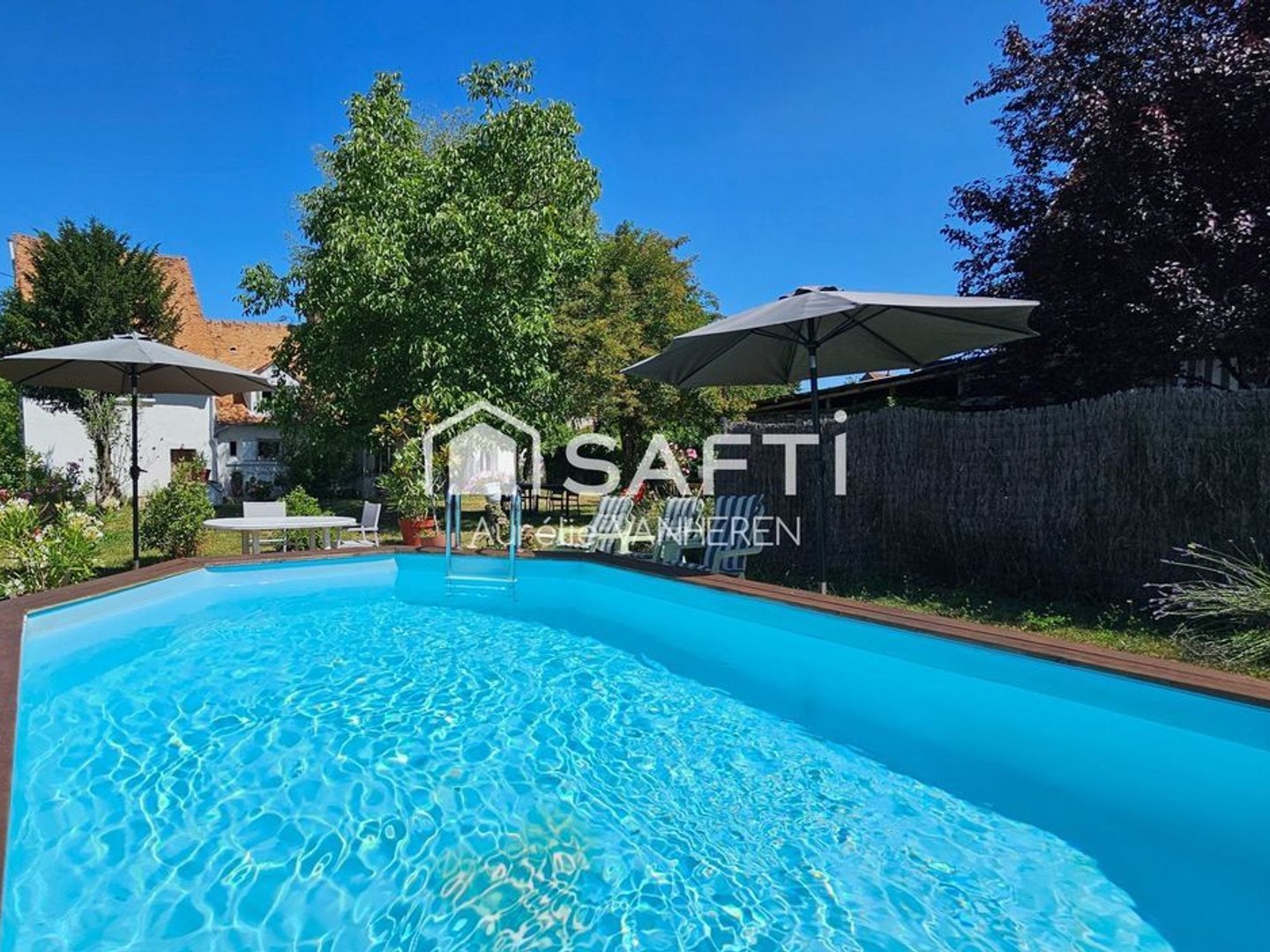 Maison à vendre - 7 pièces - 149m2 - Cosne-Cours-Sur-L... (58200)