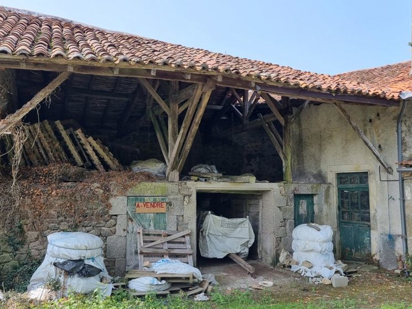 Ancienne habitation avec remise