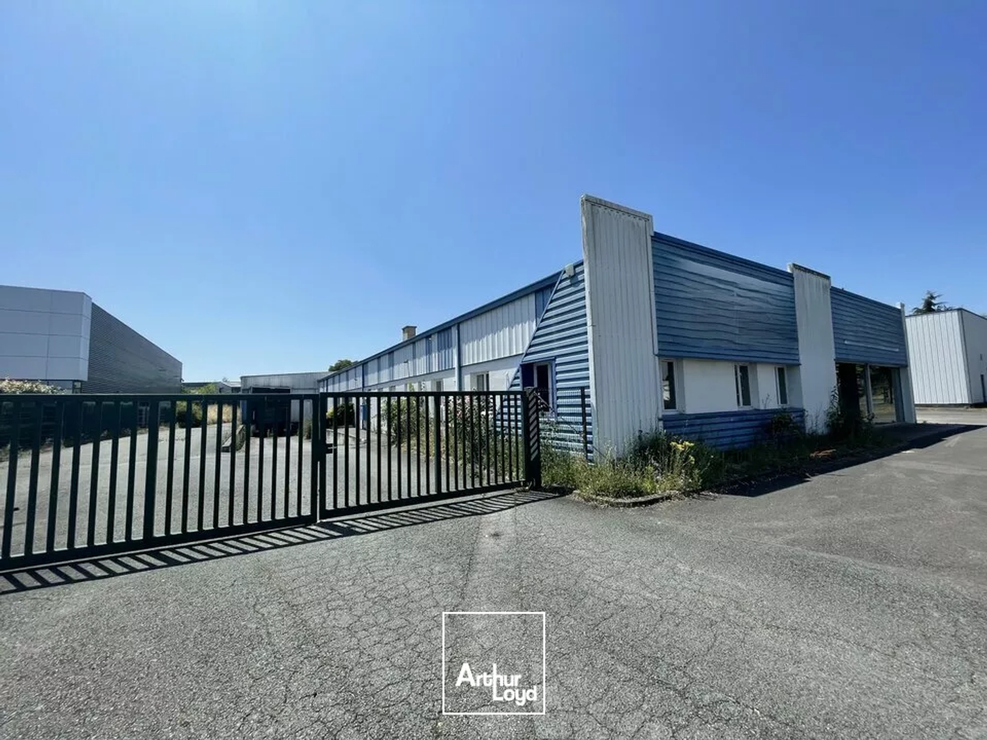 Locaux à vendre - 1539m2 - Poitiers (86000)