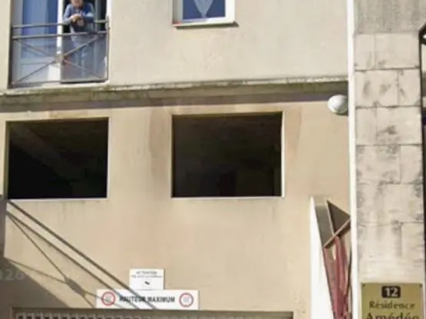 Garage/parking 12 m²