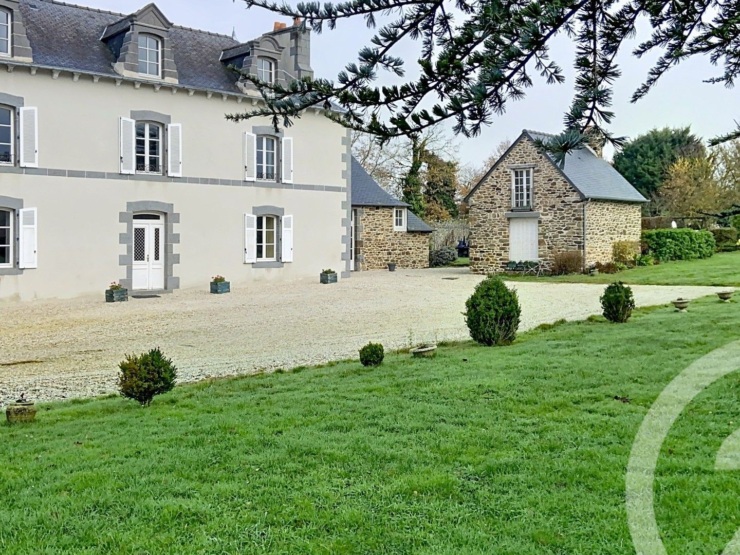 Maison 10 pièces 389 m²