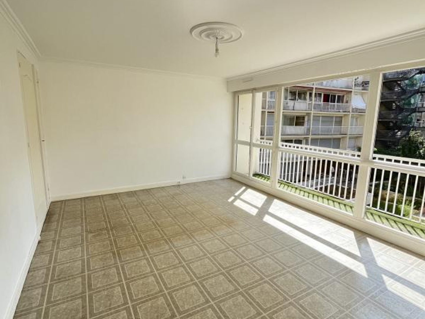 Appartement à vendre - 2 pièces - 47m2 - Paris 20e (75020)