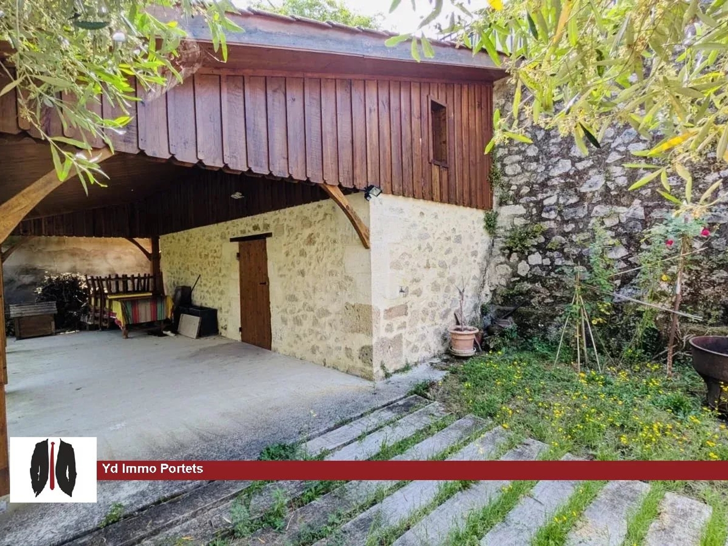 Maison à vendre - 4 pièces - 99m2 - Castres-Gironde (33640)