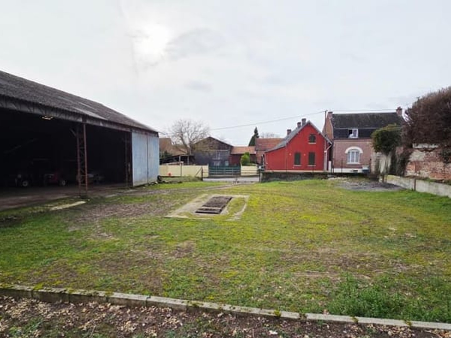Terrain 1225 m²