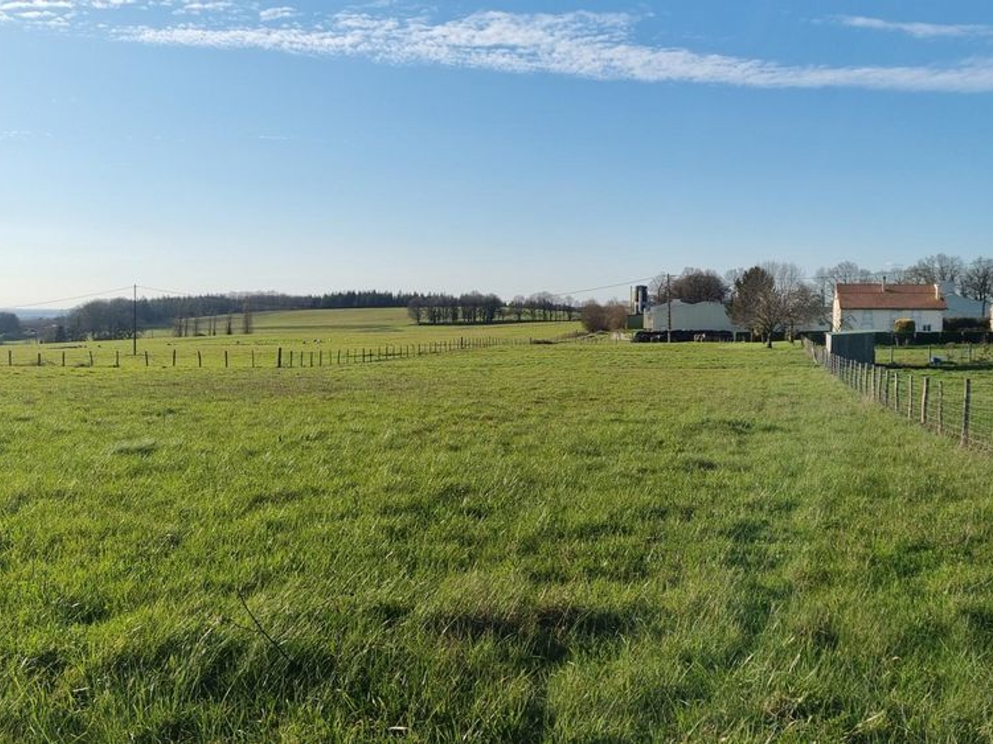 Terrain à vendre - 1200m2 - Nontron (24300)