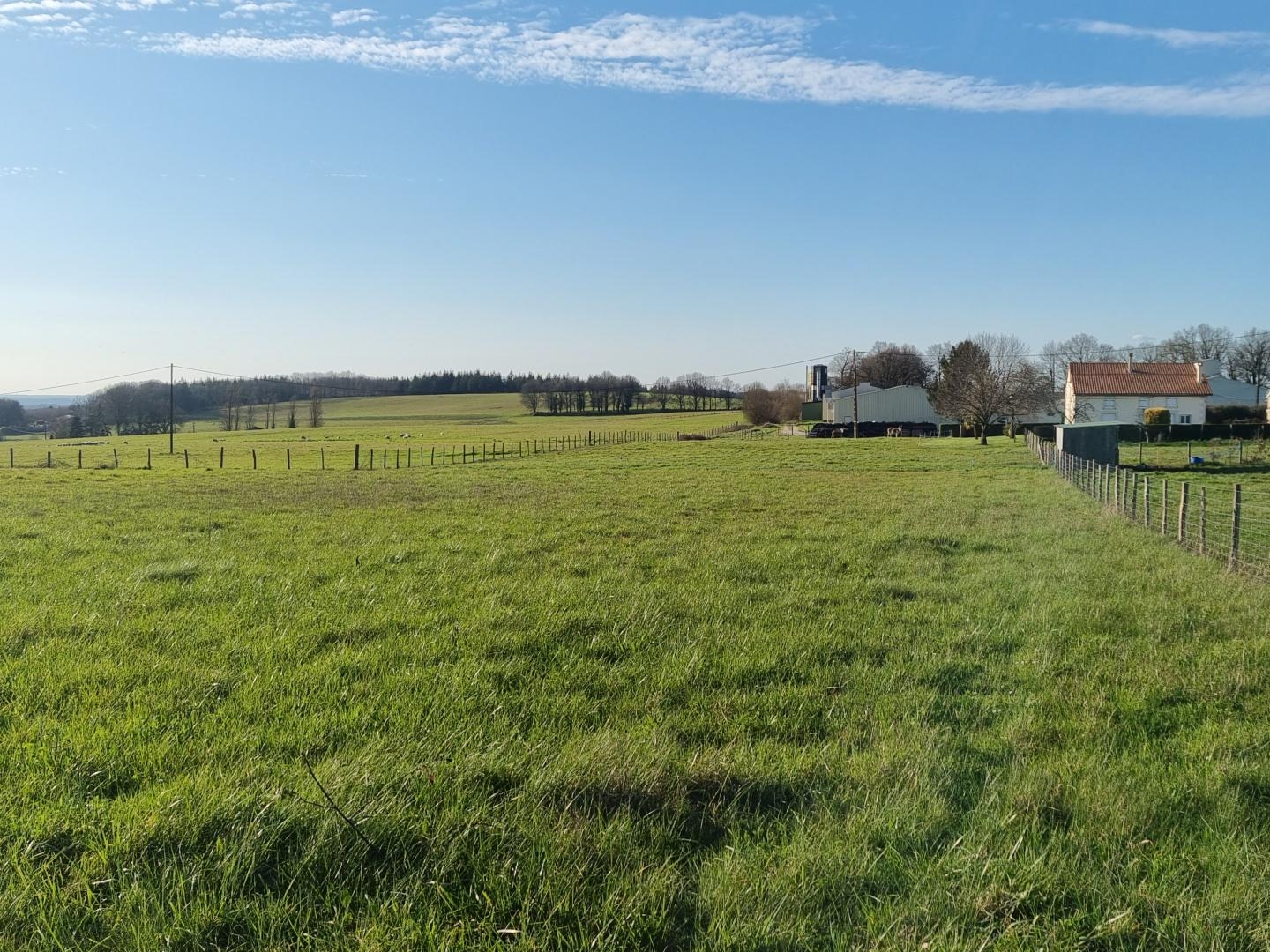 Terrain à vendre - 1200m2 - Nontron (24300)