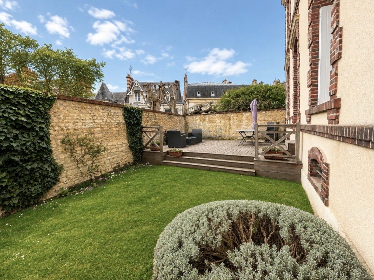 Maison à vendre - 8 pièces - 220m2 - Caen (14000)