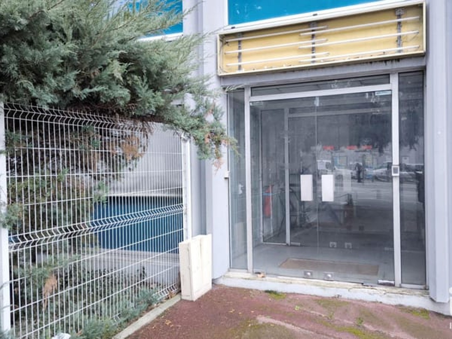 Immeuble commercial 115 m²