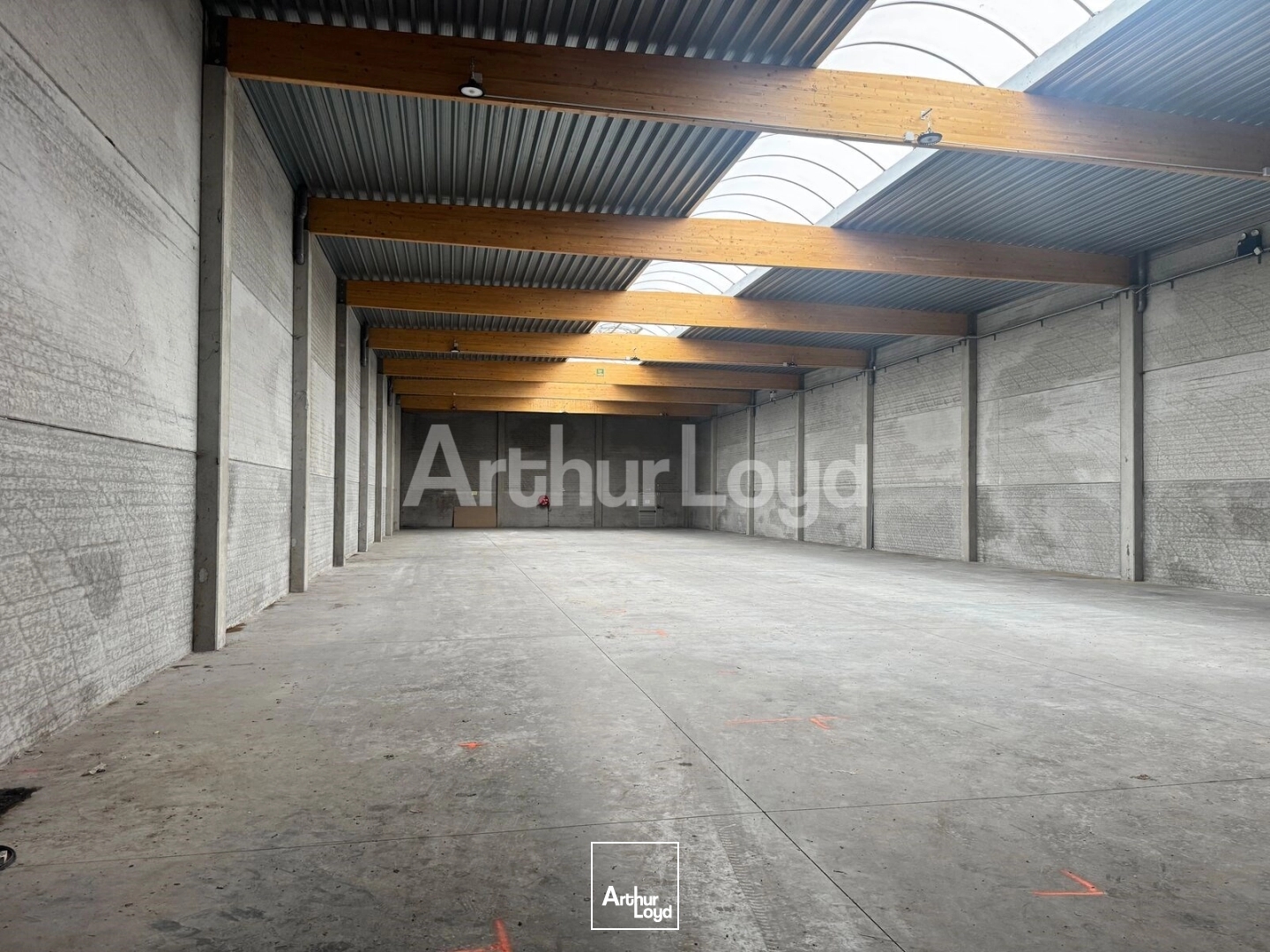 Locaux à vendre - 1040m2 - Cysoing (59830)
