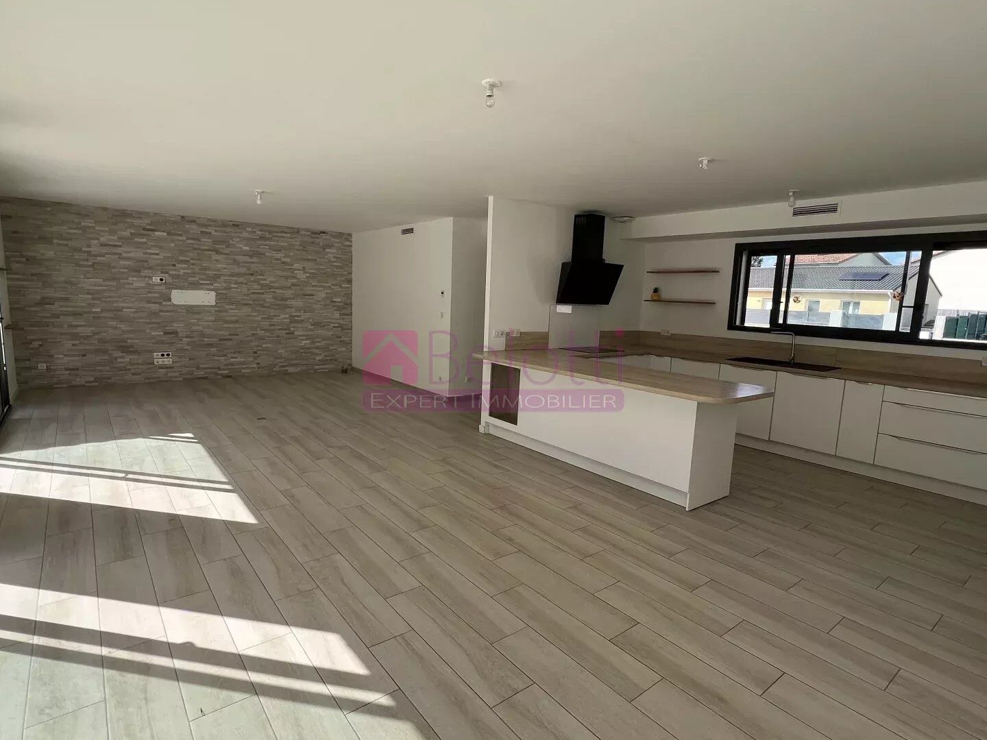 MAISON T5 + PISCINE