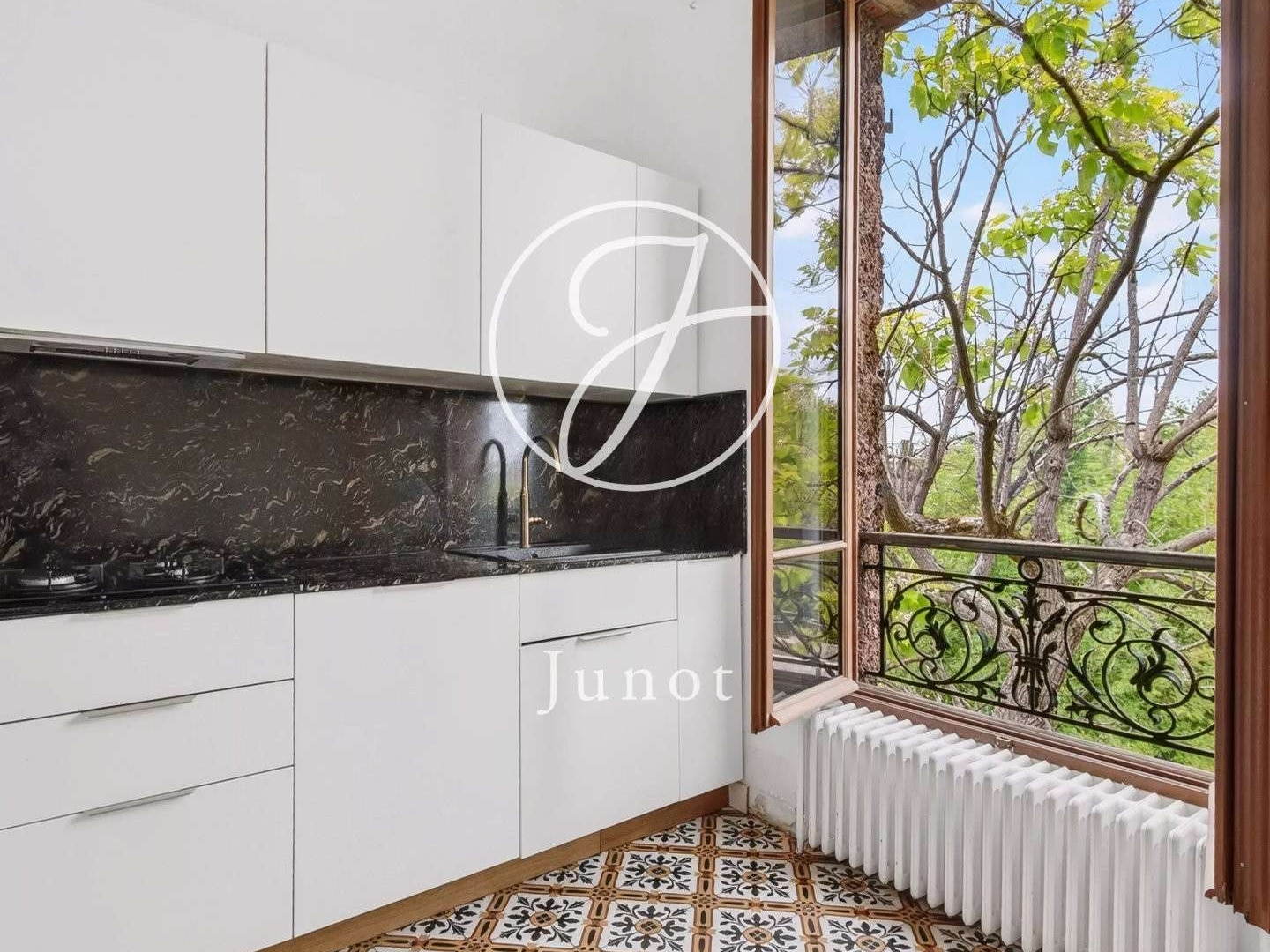 Maison 15 pièces 140 m²