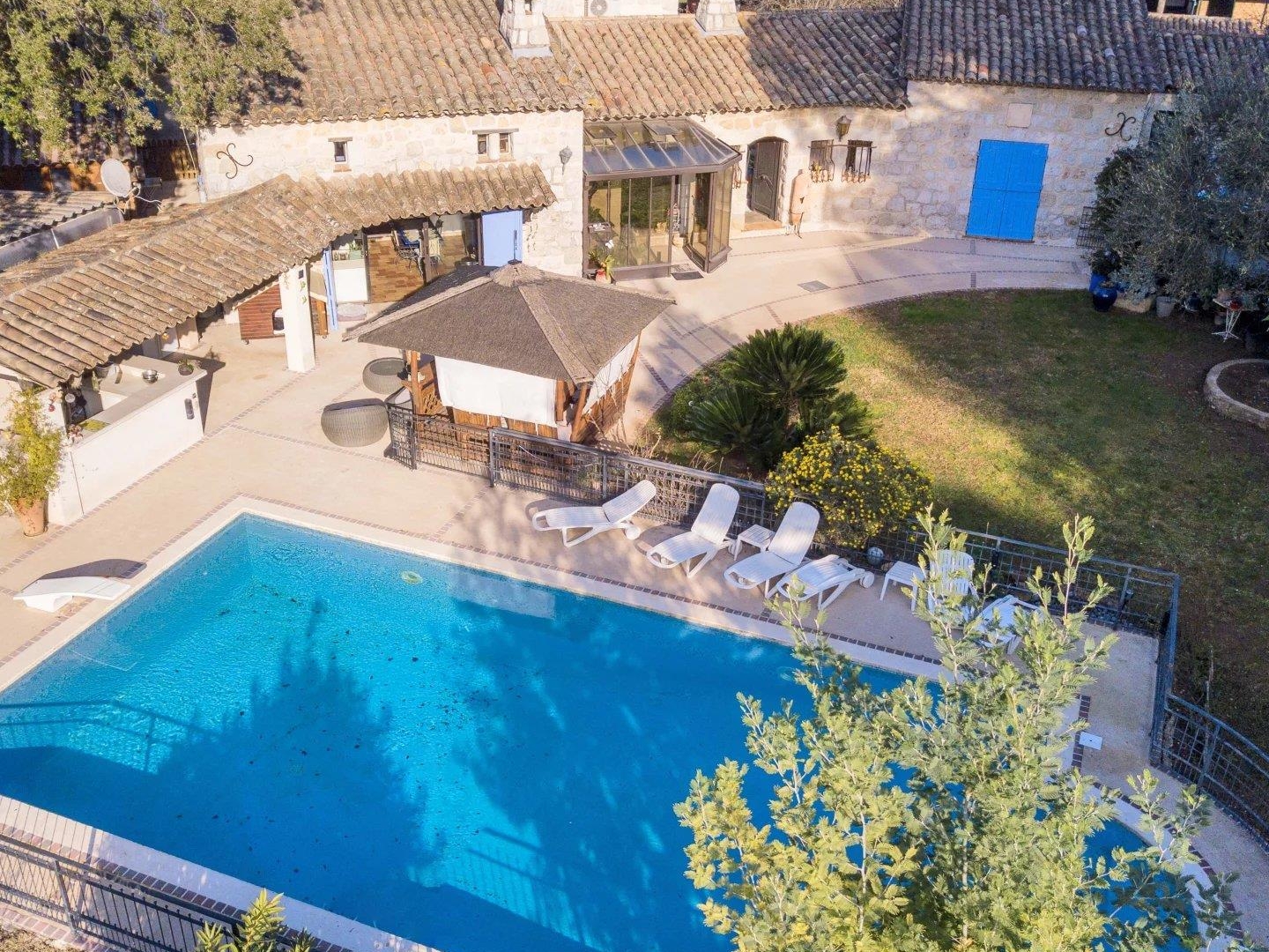Maison à vendre - 10 pièces - 350m2 - Roquefort-Les-Pins (06330)