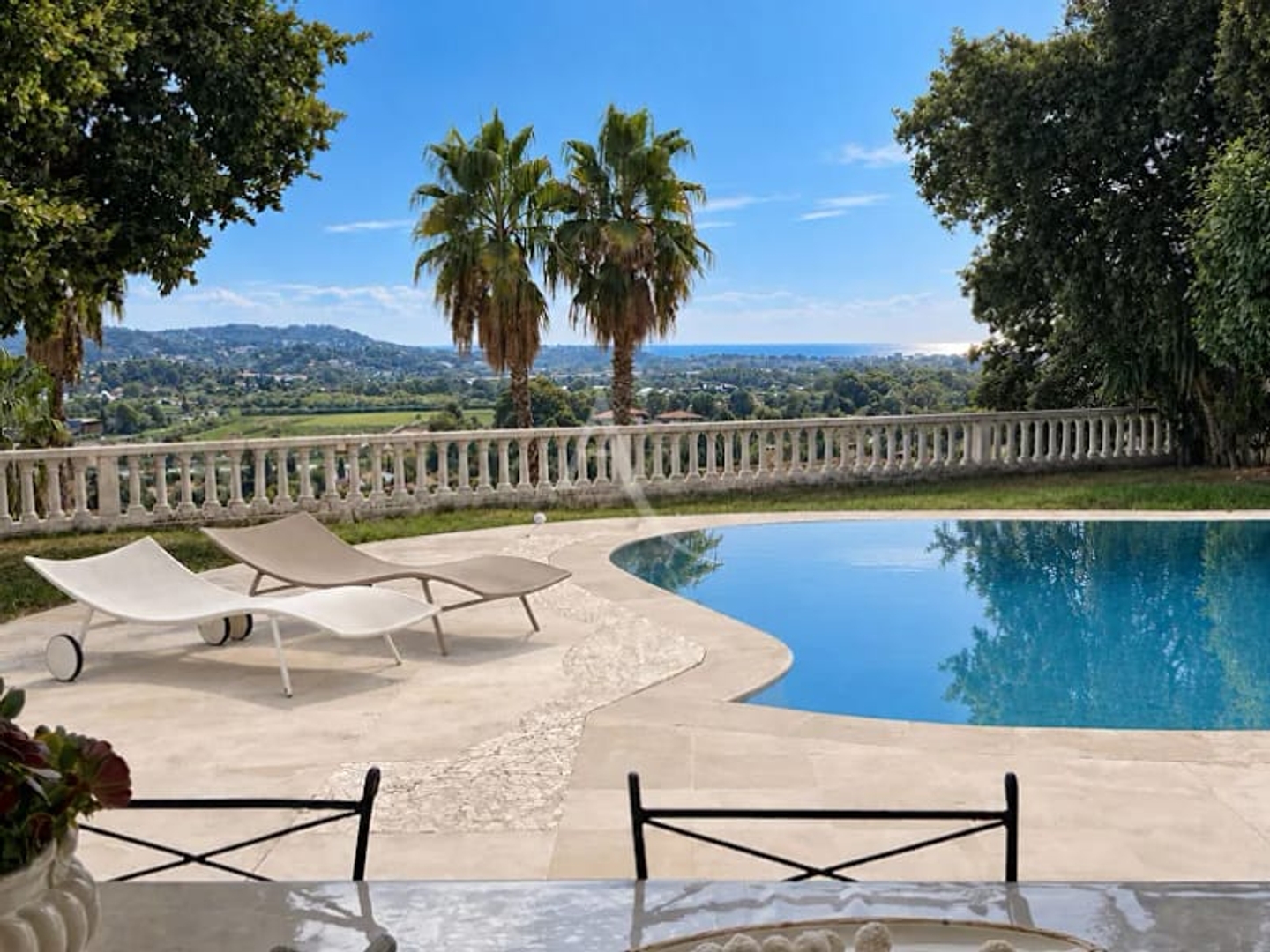 Maison à vendre - 6 pièces - 239m2 - Pégomas (06580)
