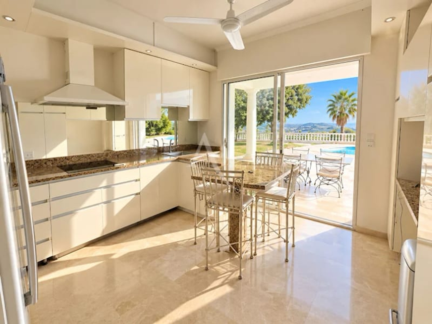 Maison à vendre - 6 pièces - 239m2 - Pégomas (06580)