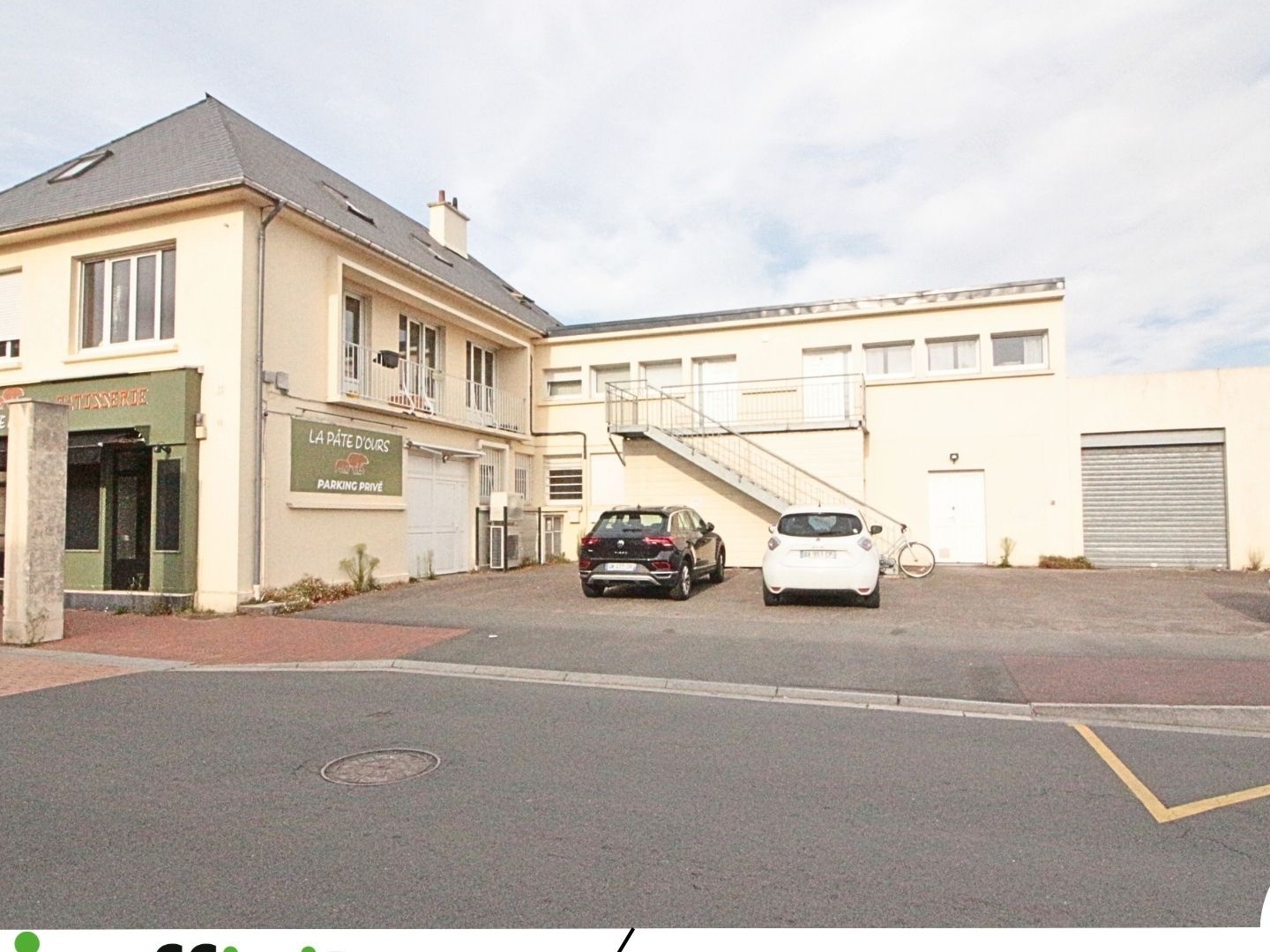 Immeuble 16 pièces 587 m²