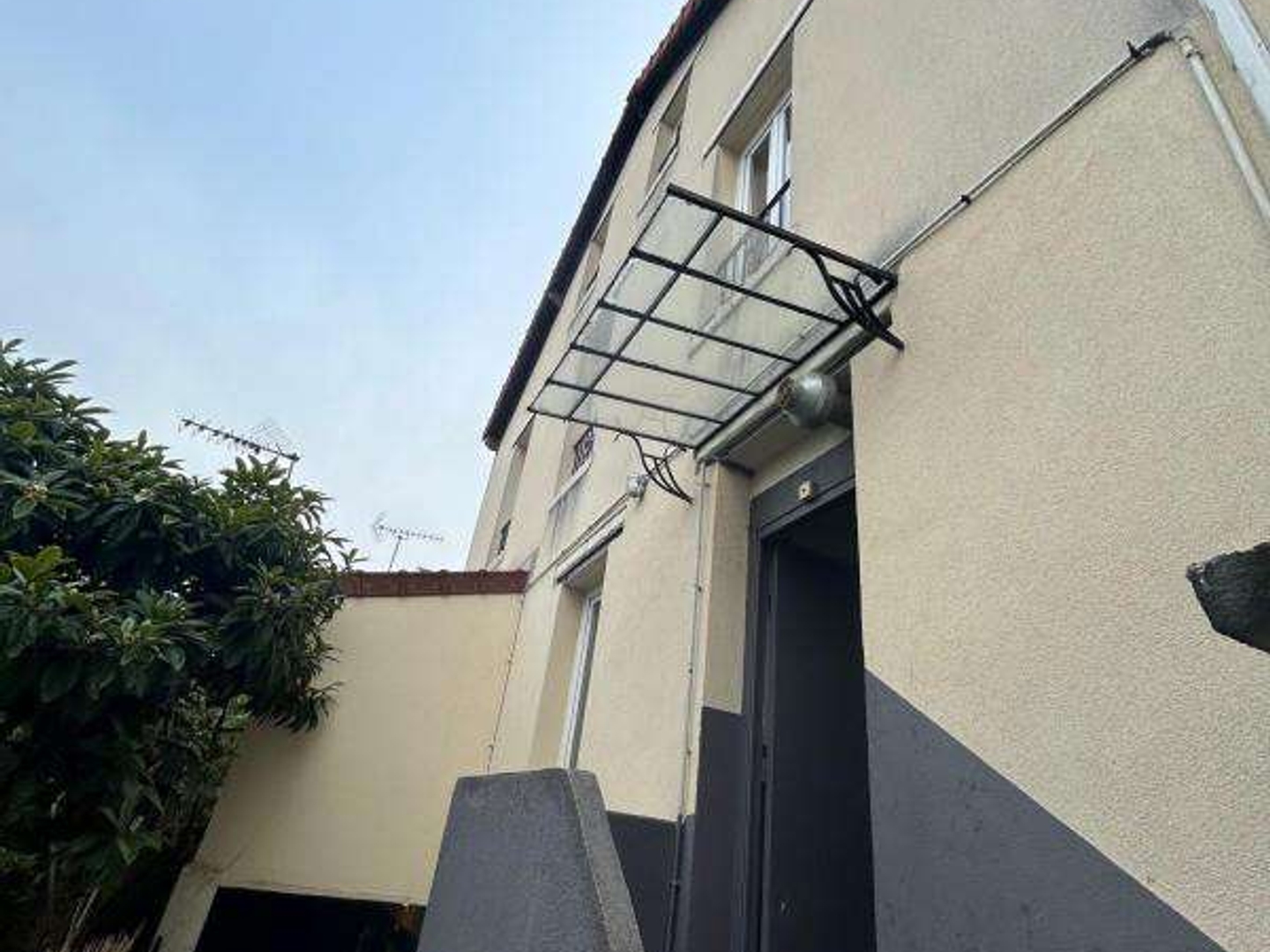 Vente hôtel social 17 chambres dans le 94