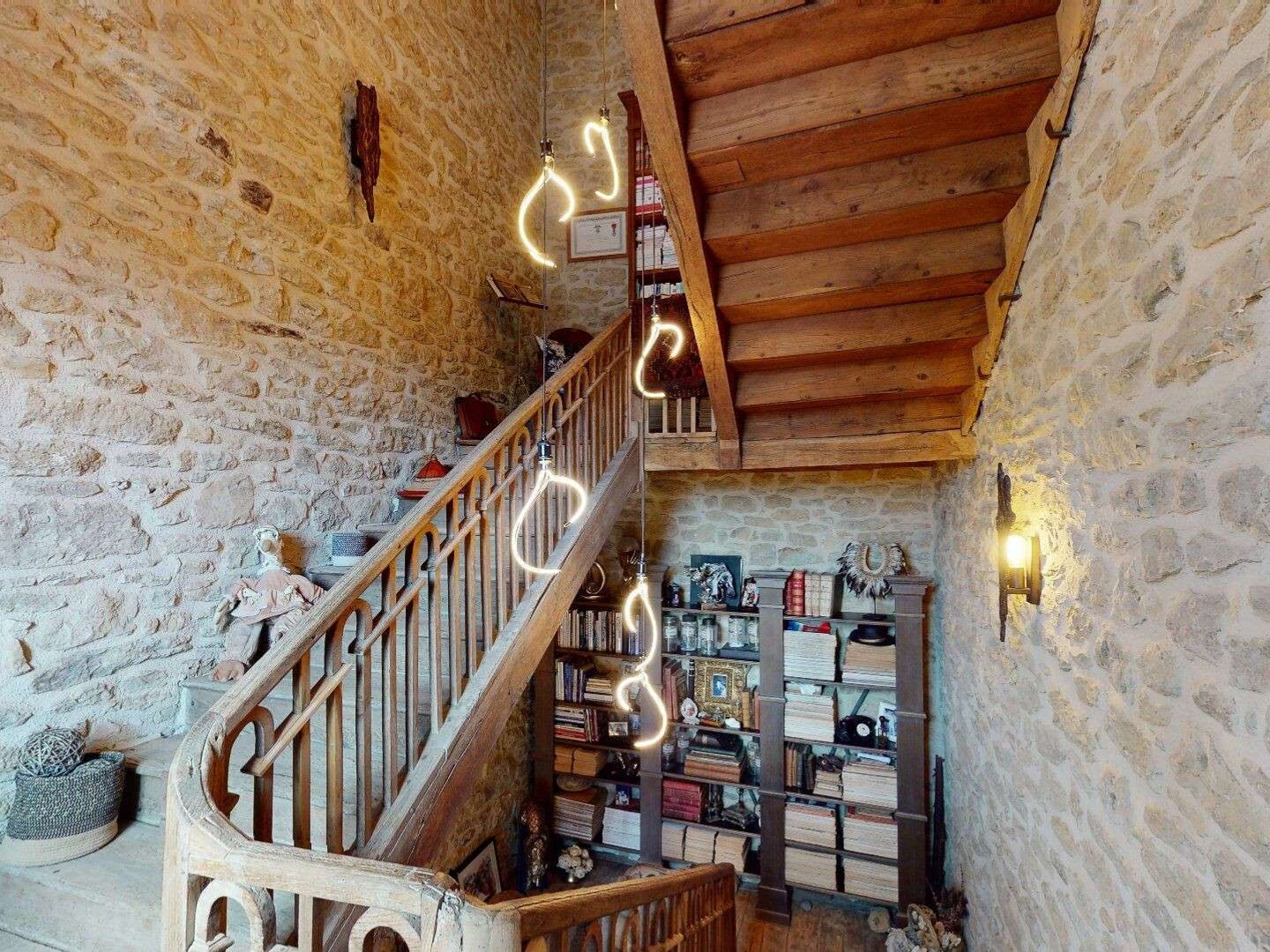 Maison 20 pièces 821 m²