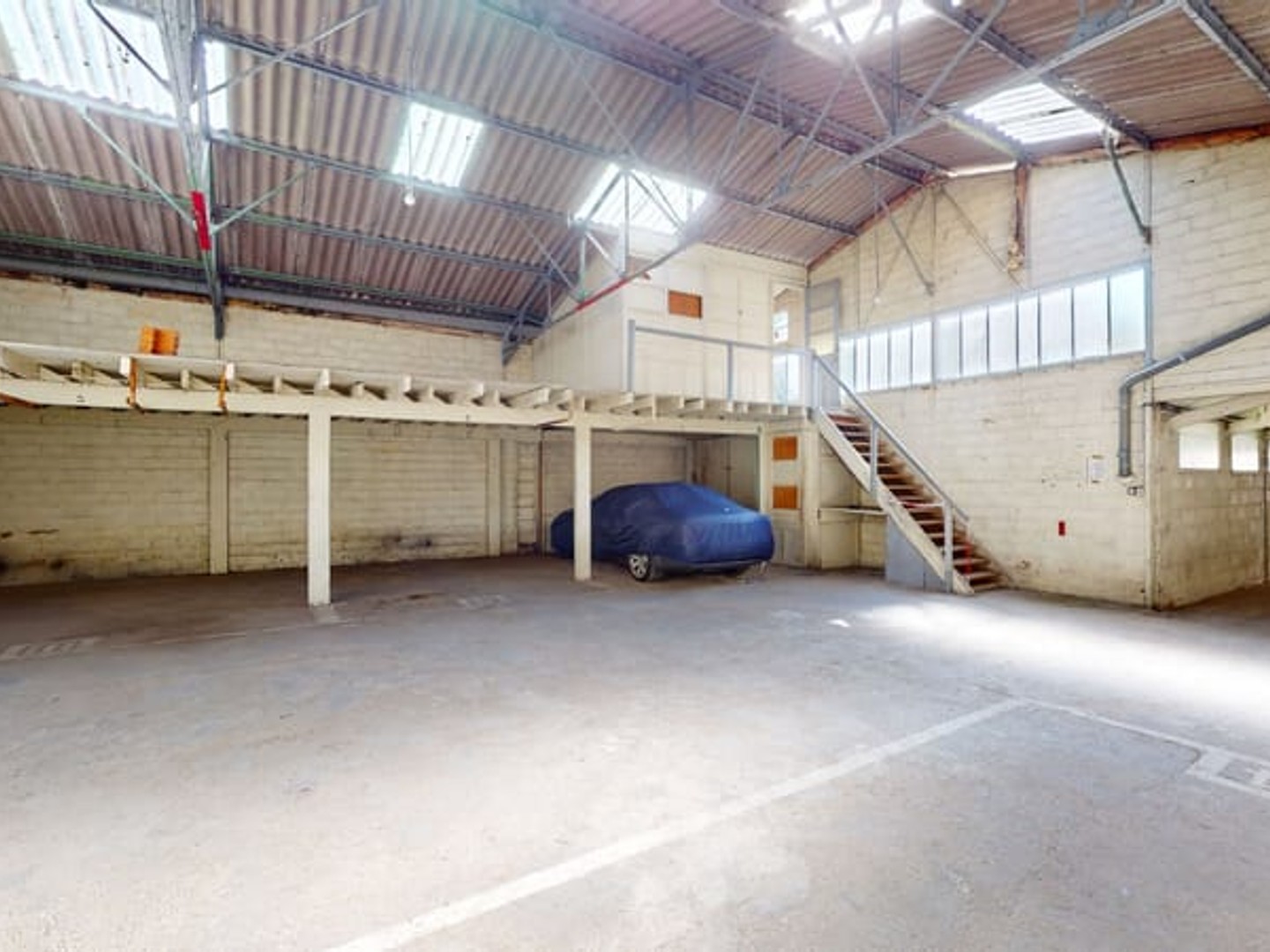 Immeuble commercial 221 m²