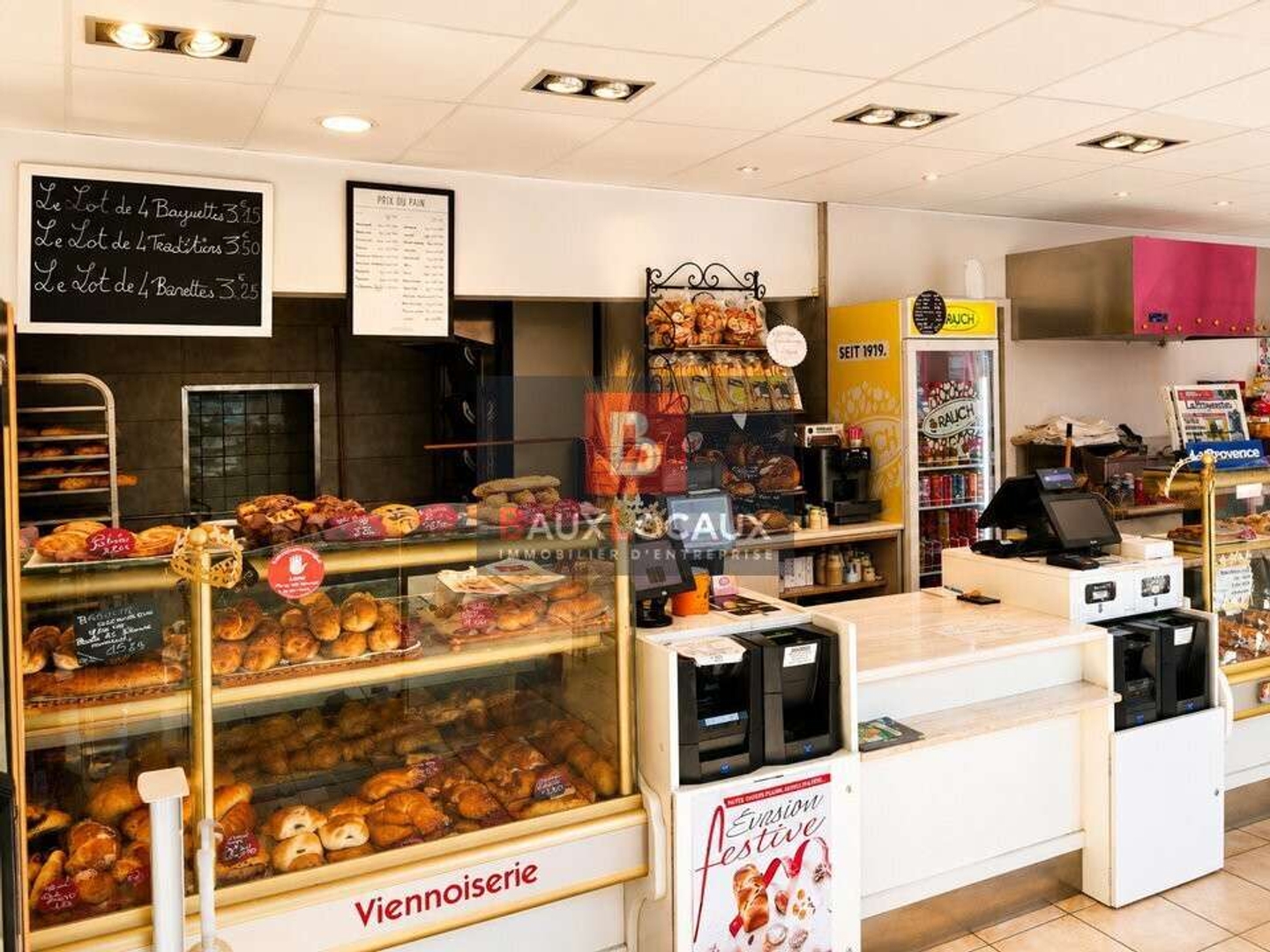 AV murs occupés boulangerie 157m² à Salon de Pce