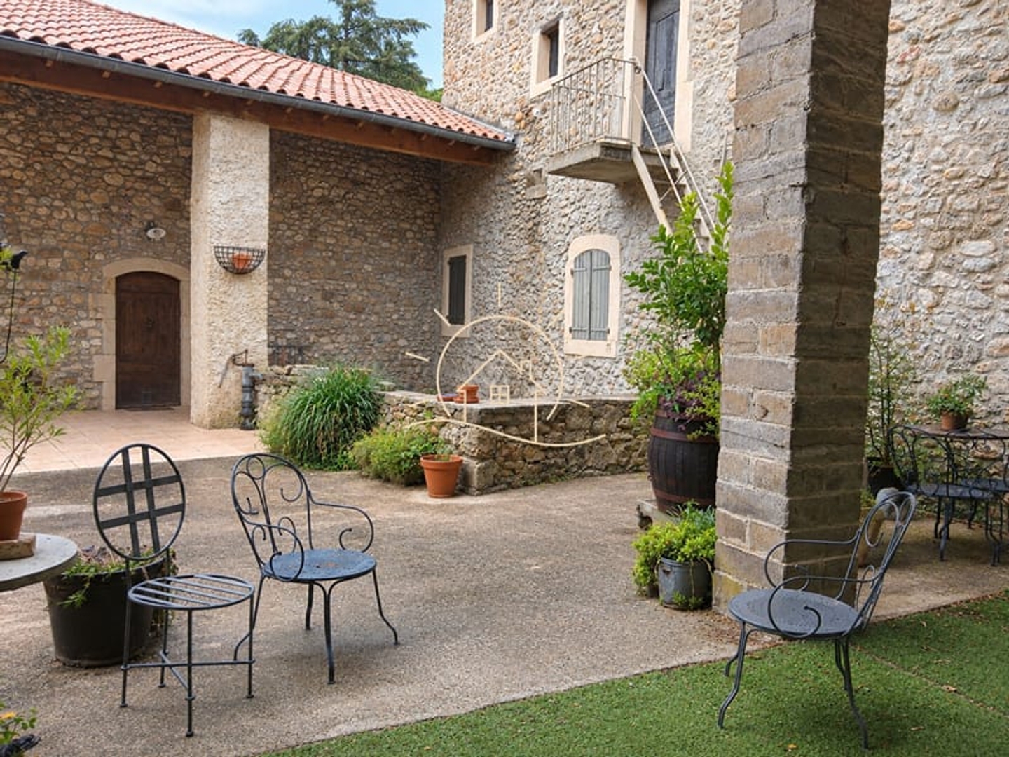 Belle demeure centre village avec patio intérieur