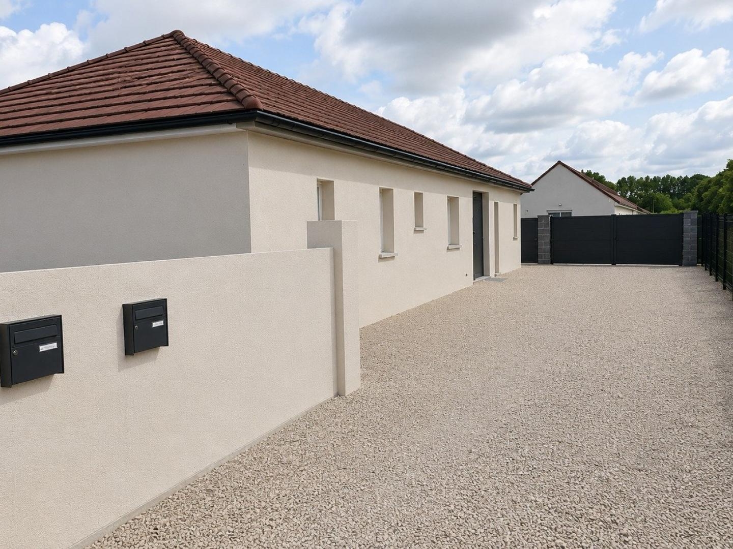 Voici quelques accroches courtes et percutantes : Neuve & exceptionnelle Votre rêve commence ici Maison neuve d'exception Épervans, coup de coeur Un bien rare ! Prestations haut de gamme Le confort absolu Neuf, espace, liberté Maison + dépendance Une opportunité unique