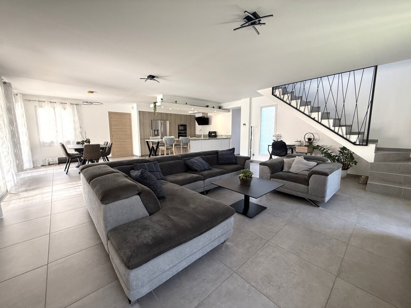 Maison à vendre - 6 pièces - 142m2 - Montélimar (26200)