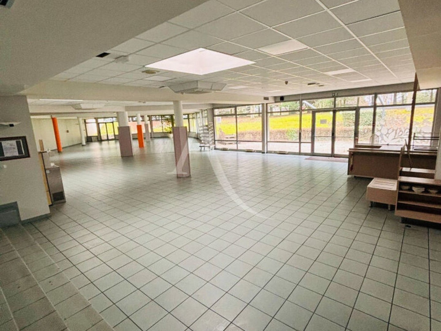 Bureaux à vendre - 700m2 - Blois (41000)