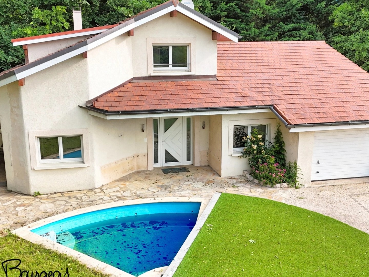 Maison individuelle T4 de 123 m² habitables avec sous-sol et grand terrain de 924 m²