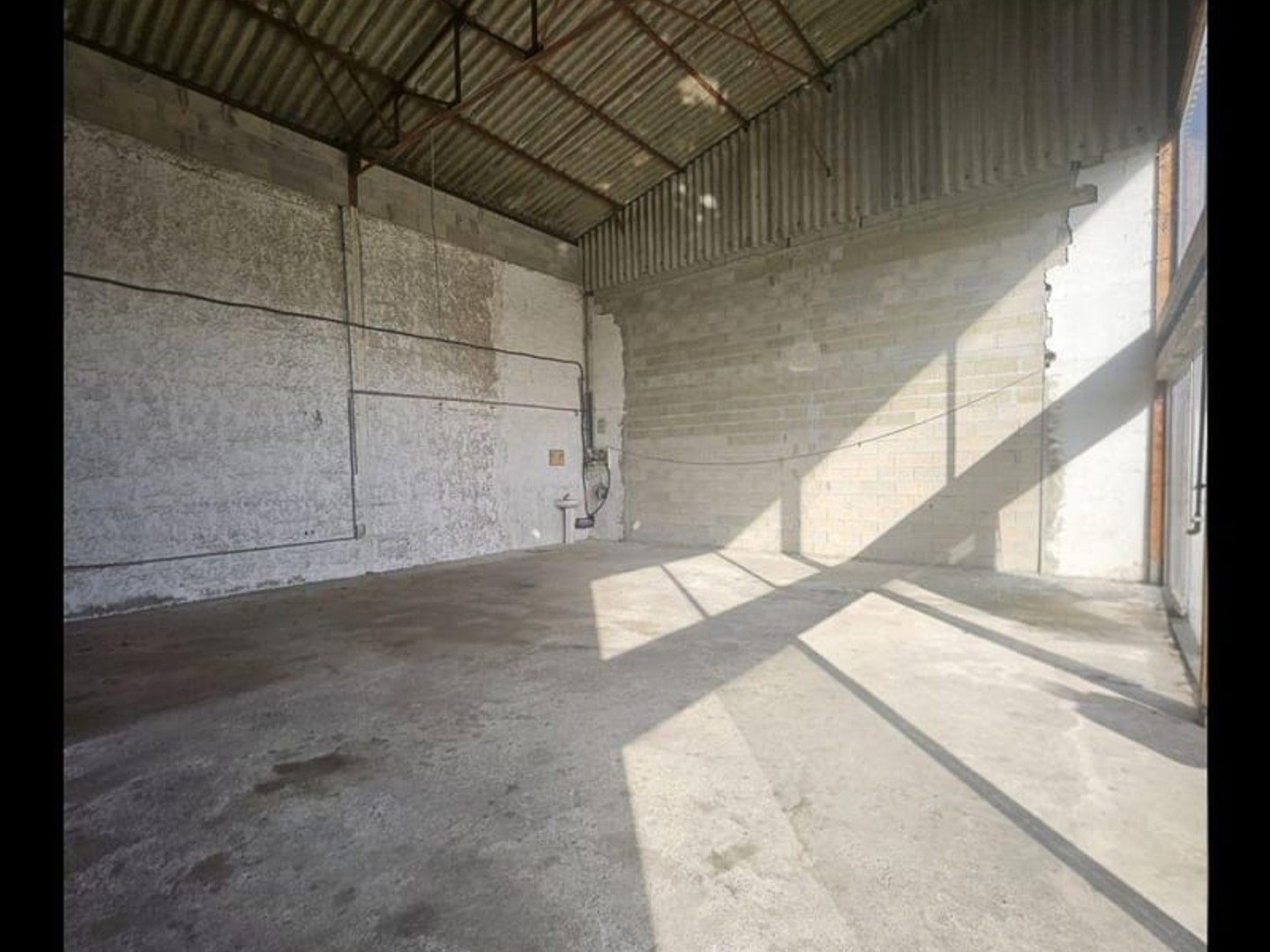 Immeuble commercial 87 m²