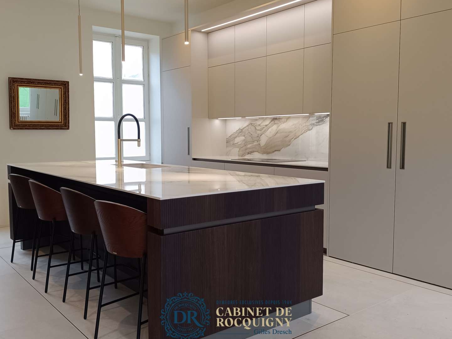 Maison 15 pièces 330 m²