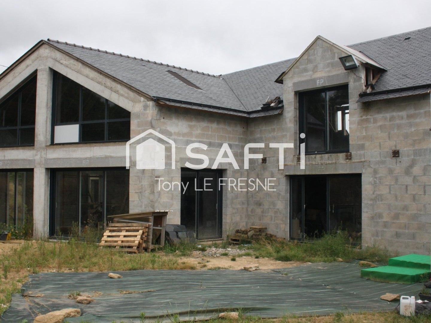 MAGNIFIQUE MAISON D'ARCHITECTE EN COURS DE RENOVATION