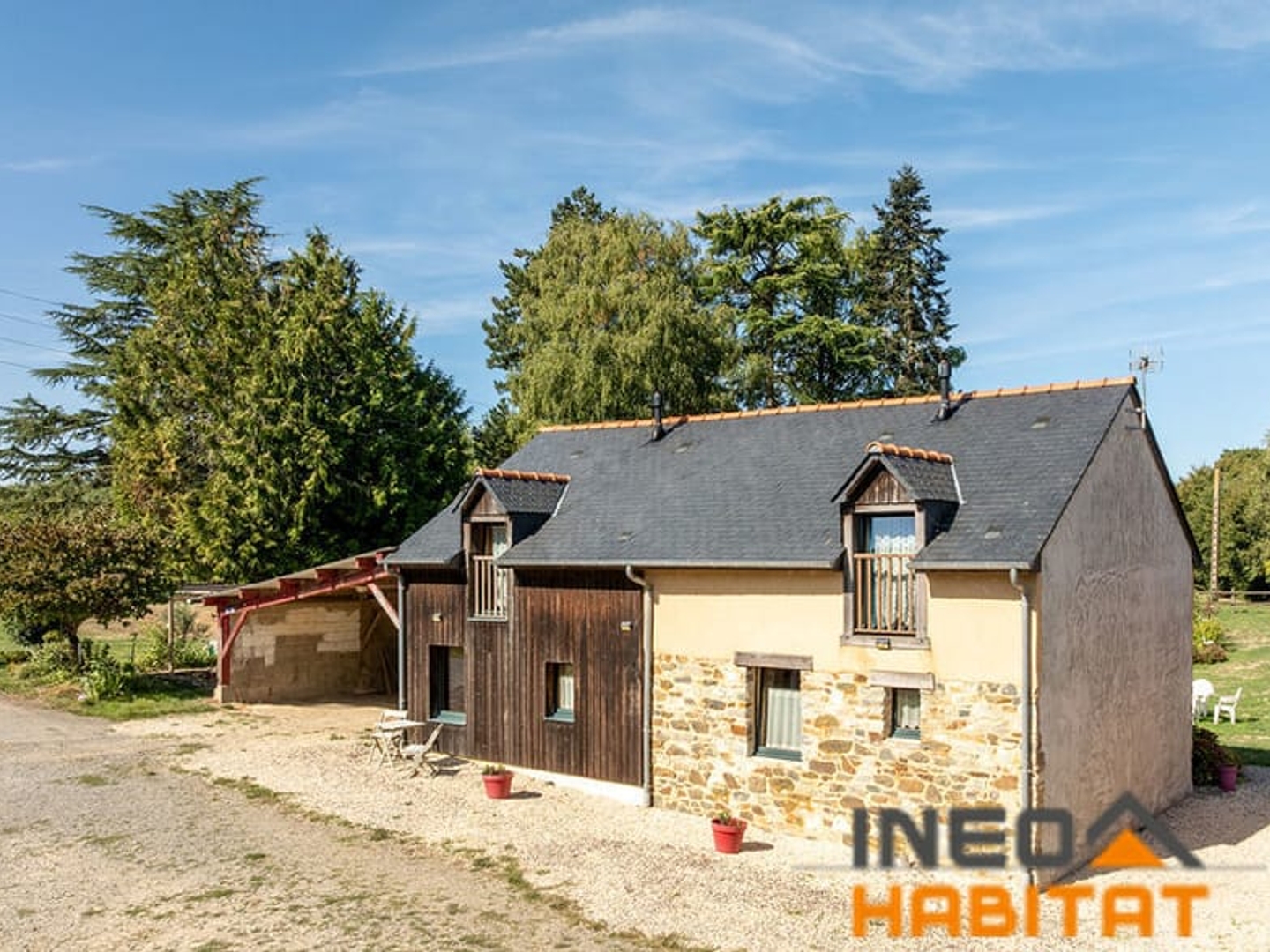 Maison à vendre - 14 pièces - 250m2 - La Mézière (35520)