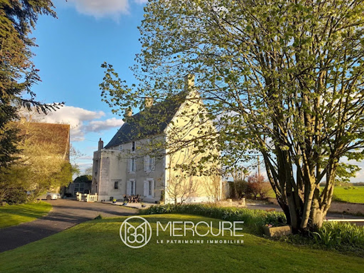 Maison 12 pièces 400 m²